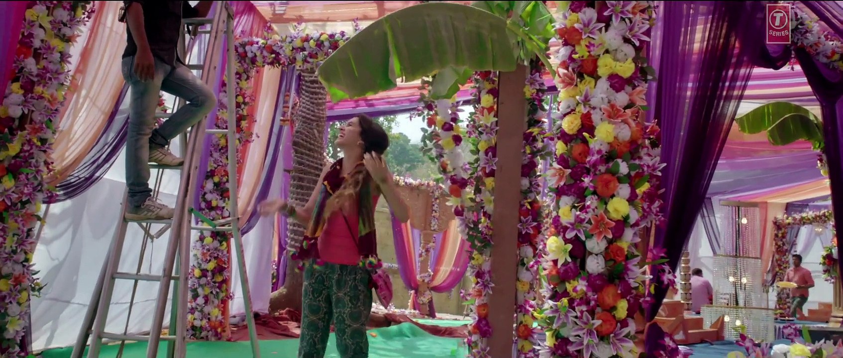 Tulsi Kumar ★ Koi Mujhe Aisa Mila Hai Jaise Banjare Ko ♥ Talha WAM