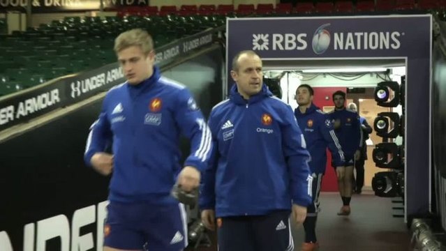 RUGBY - 6 NATIONS : Plisson sous pression