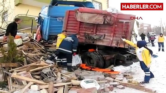 Sivas Suşehri'nde Tır Kazası: 1 Ölü