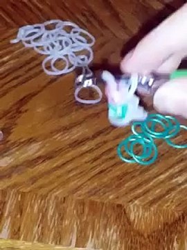 How to Make Loom Bands / Rainbow Loom Charms: PEACE SIGN (Crazy Fun Loom