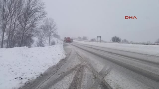 Bolu Dağı'nda Kar Yağışı Ulaşımı Etkiliyor