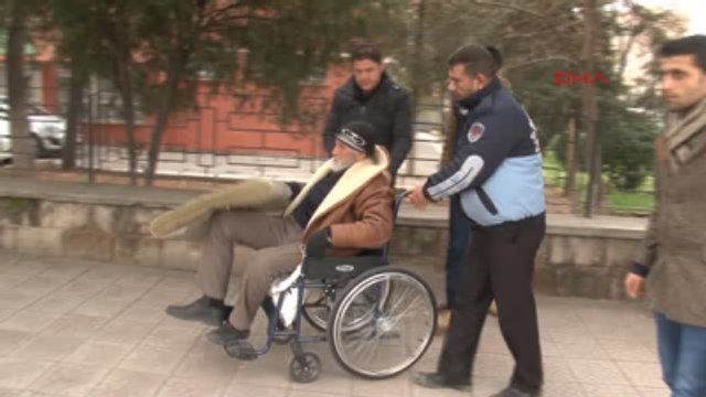 Şanlıurfa?da Dilenen Suriyeliler, Gaziantep?teki Kamplara Gönderildi