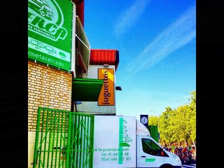 Alquilar una furgoneta... Tarea fácil en Cerca Alquiler De Furgonetas