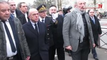 Cazeneuve rencontre la famille d'une victime à Sarcelles