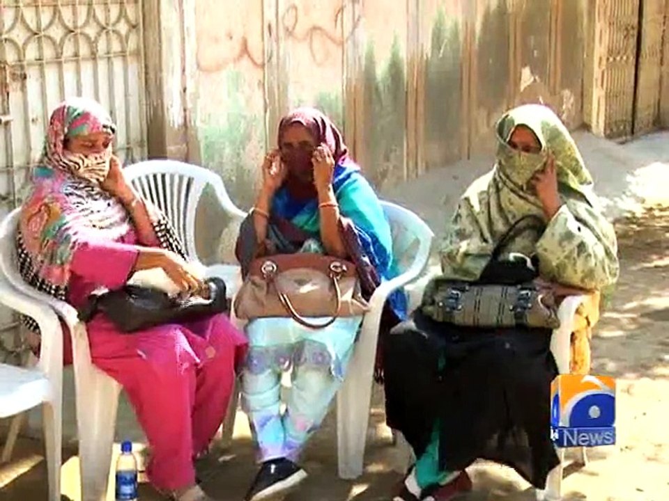 Governor Sindh visits occupied school in Karachi after talk with Altaf-Geo Reports-12 Jan 2015