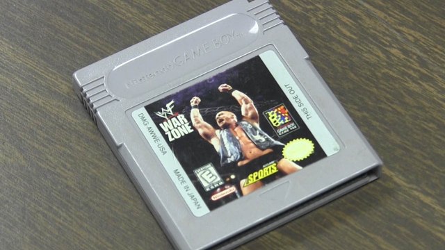 CGR Undertow - WWF WAR ZONE review for Game Boy