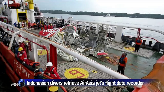 Indonesia retrieves crashed AirAsia jet's flight data recorder