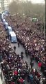 Les gendarmes applaudis par les manifestants de la marche républicaine (Paris)