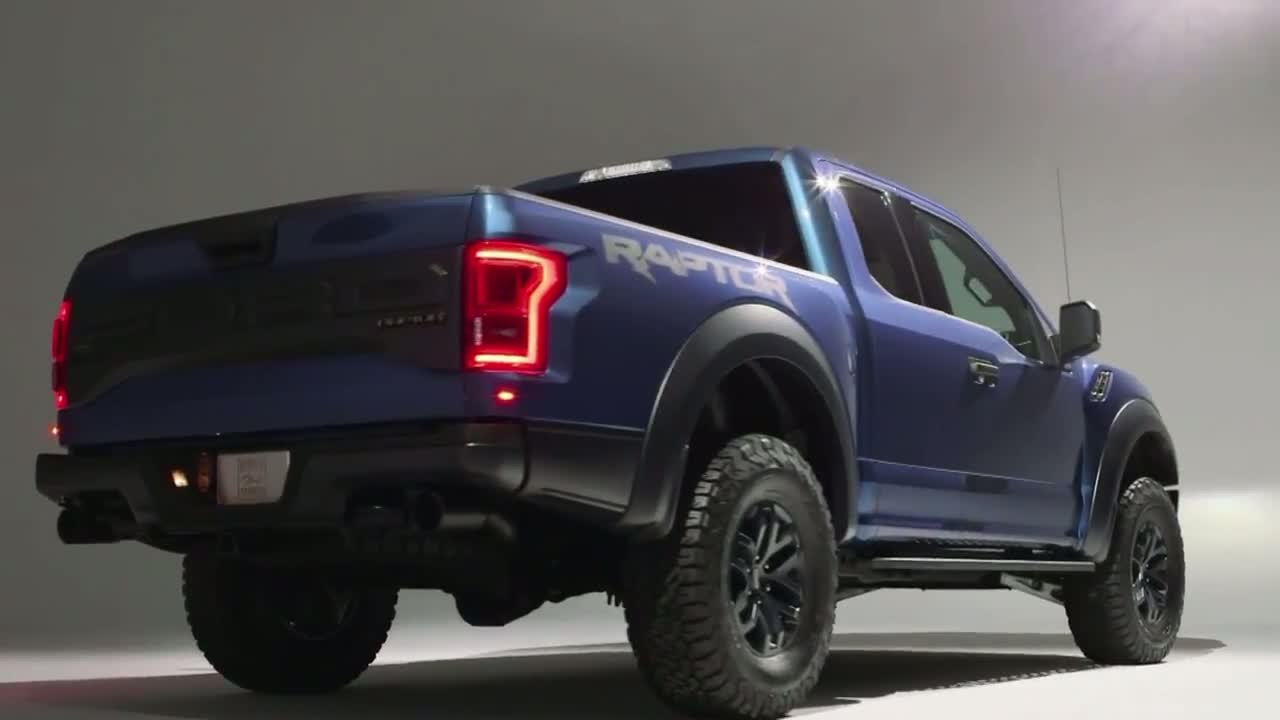 Detroit 2015 : le nouveau Ford F-150 Raptor montre les crocs