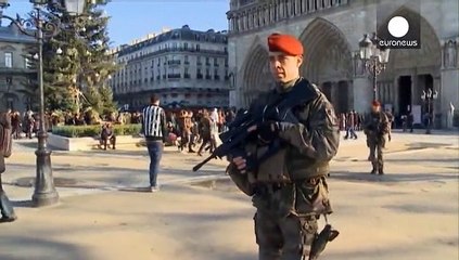 Példátlan biztonsági mozgósítás a párizsi merényletek után