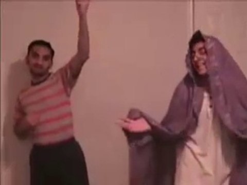 Funny video - teens from Pakistan dancing crazy to Indian Bollywood
