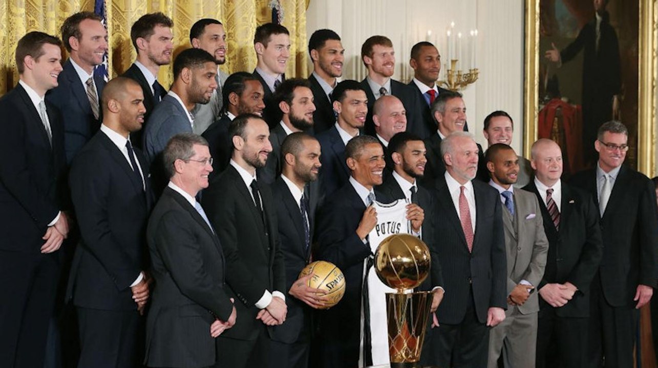 Barack Obama célèbre les Spurs… avec son humour habituel