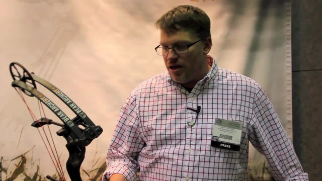 New Bows 2015: Bear Archery Tremor and Traxx