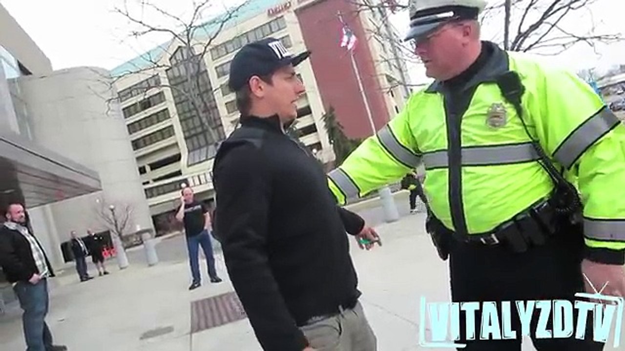 Bong Prank On Cops!