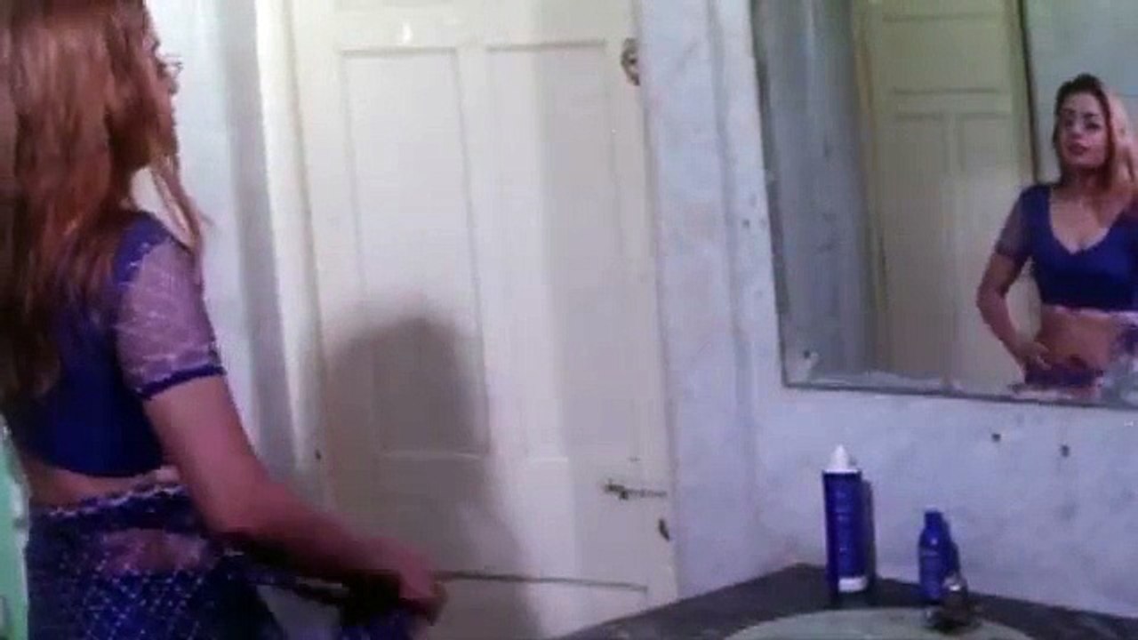 Blind Boy Fools Girl While Taking Shower, Munnibai B.A B_com Hot Scene