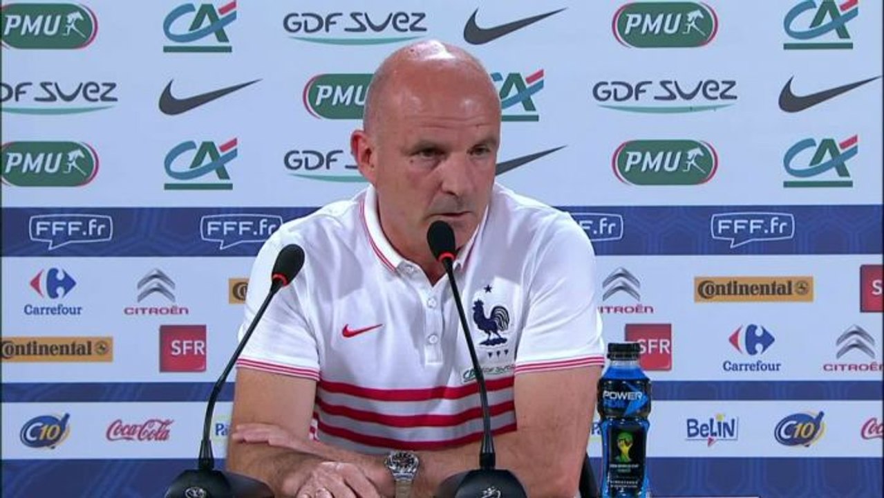 FOOT - BLEUS - Stéphan : Evra, «respecté et écouté»