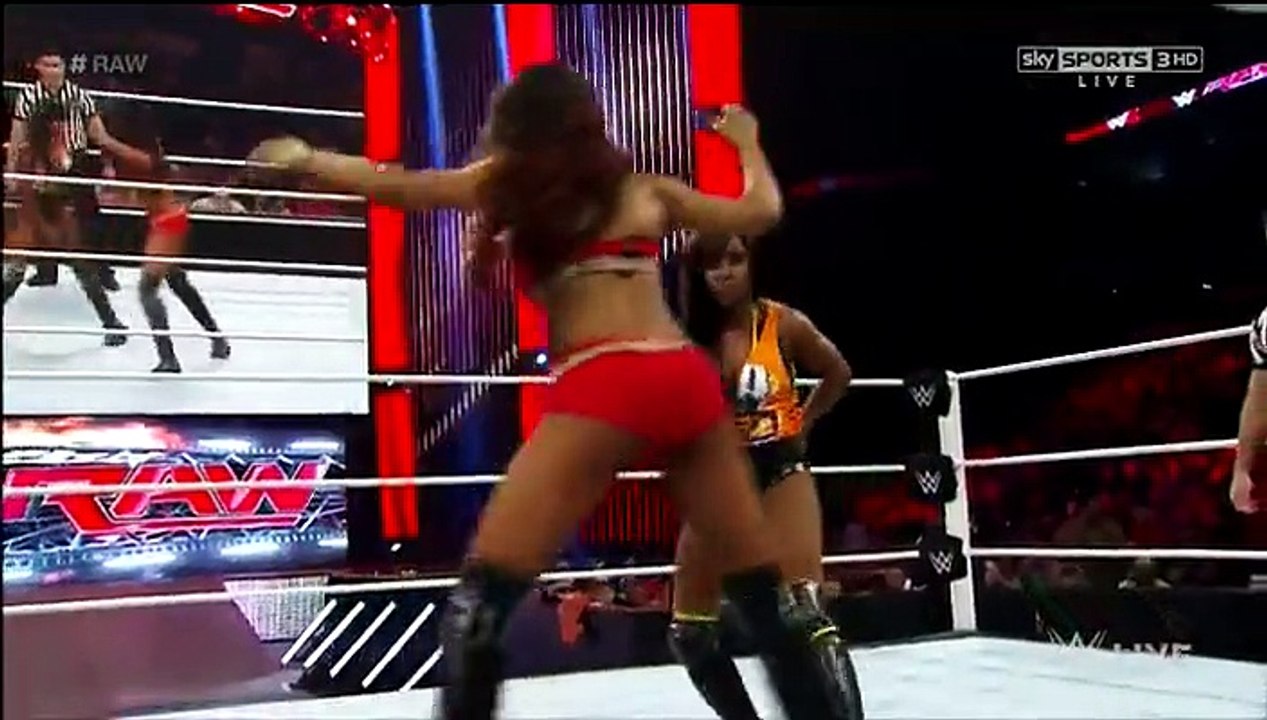 Naomi Vs Alicia Fox