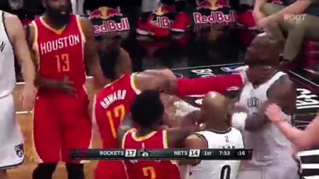 NBA: Dwight Howard et Kevin Garnett se battent après seulement quatre minutes de jeu