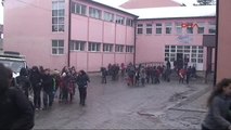 Kosova'da Eğitimciler Greve Başladı