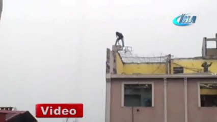 İp Cambazı Değil, İnşaat İşçisi