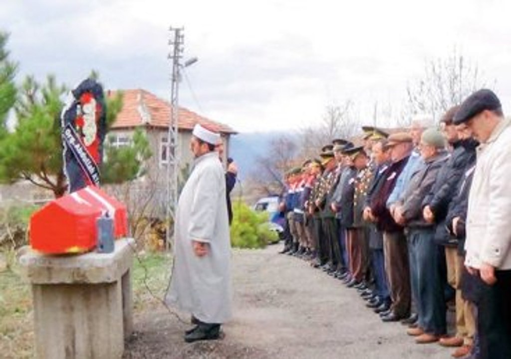 Öcalan'a "Memlekete Hoş Geldin" Diyen Albay Hayatını Kaybetti