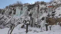 Erzincan Sibirya Soğukları Şelaleyi Buz Dağına Çevirdi