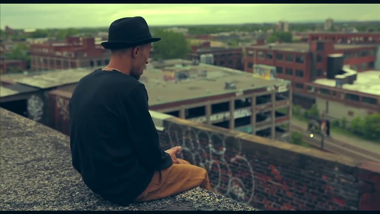 DEMI PORTION - EST-CE QUE  ( clip # 3 )