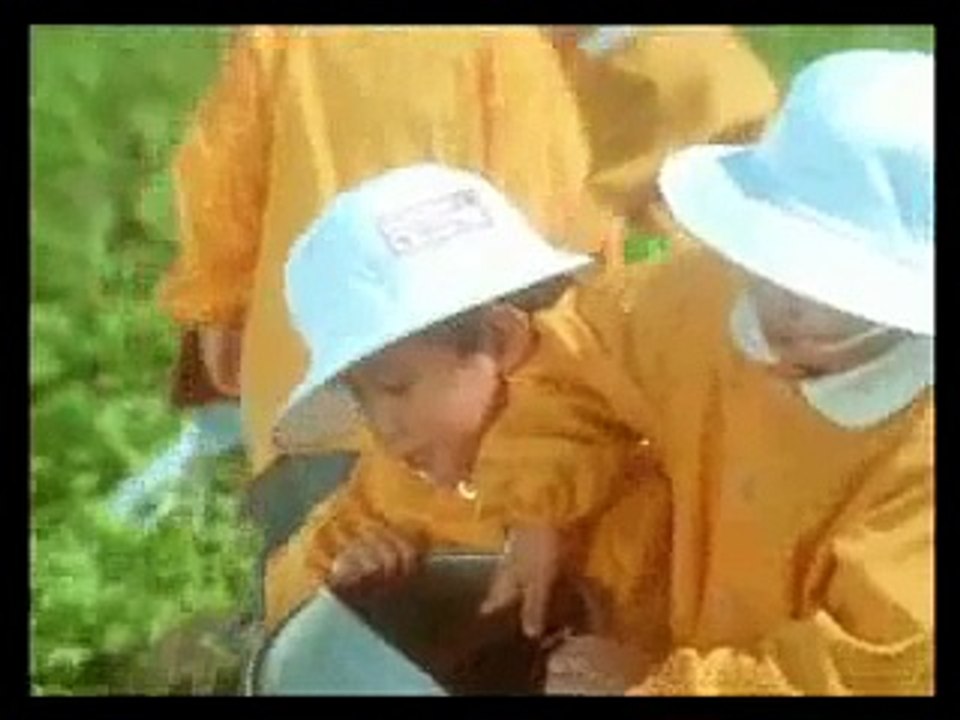 MOS - 今天的好天氣  都在MOS摘鮮綠 - CF 廣告 (翁慧君)
