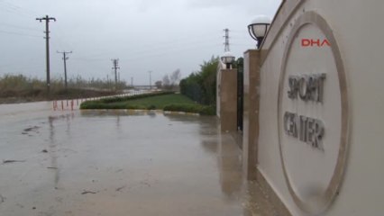 Futbol Takımların Kamp Merkezi Belek'i Yağmur ve Fırtına Vurdu