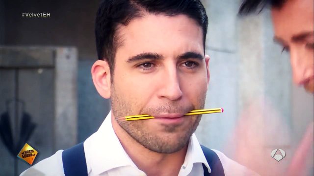 Pablo Motos enseña a Miguel Ángel Silvestre a decir 'Velvet' en El Hormiguero 3.0