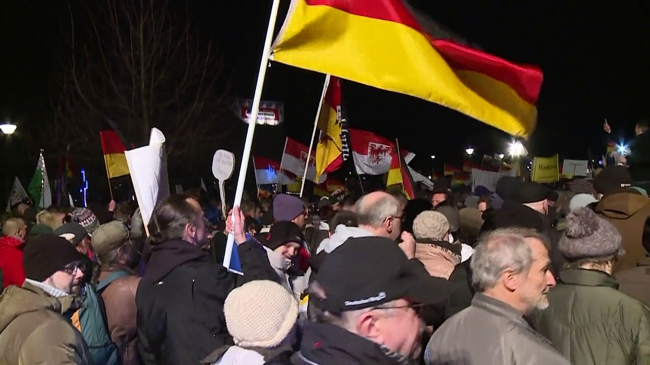 Neuer Teilnehmerrekord bei Pegida-Demo in Dresden