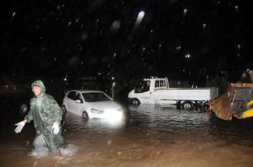 Antalya Sağanak ve Fırtınaya Teslim