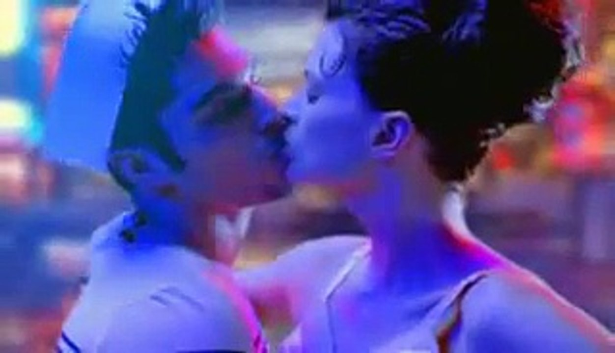 Beauté Prestige International - parfum Jean-Paul Gaultier - avril 1997 - "Le baiser"