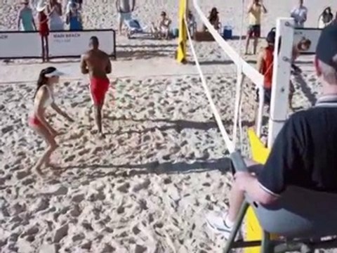 Cummins & Partners Australie pour Specsavers - opticien, «Volleyball, Rescue» - octobre 2014