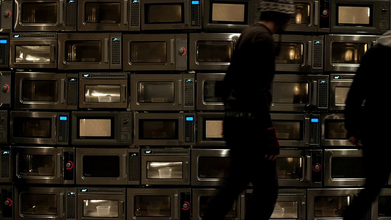 AKQA, agence digitale - Happy Christmas - décembre 2008 - vidéo de noël "les micro-ondes musicaux"