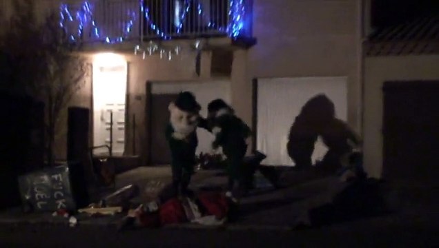 Canalsat - bouquet de chaînes de télévision - décembre 2010 - Rémi Gaillard parodie les Super Rennes de Noël