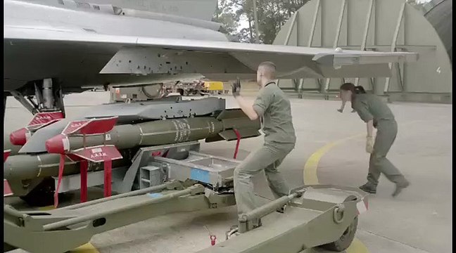 Armée de l'air - organisation militaire, Pour faire voler nos avions, il faut toute une armée - septembre 2011 - 60s