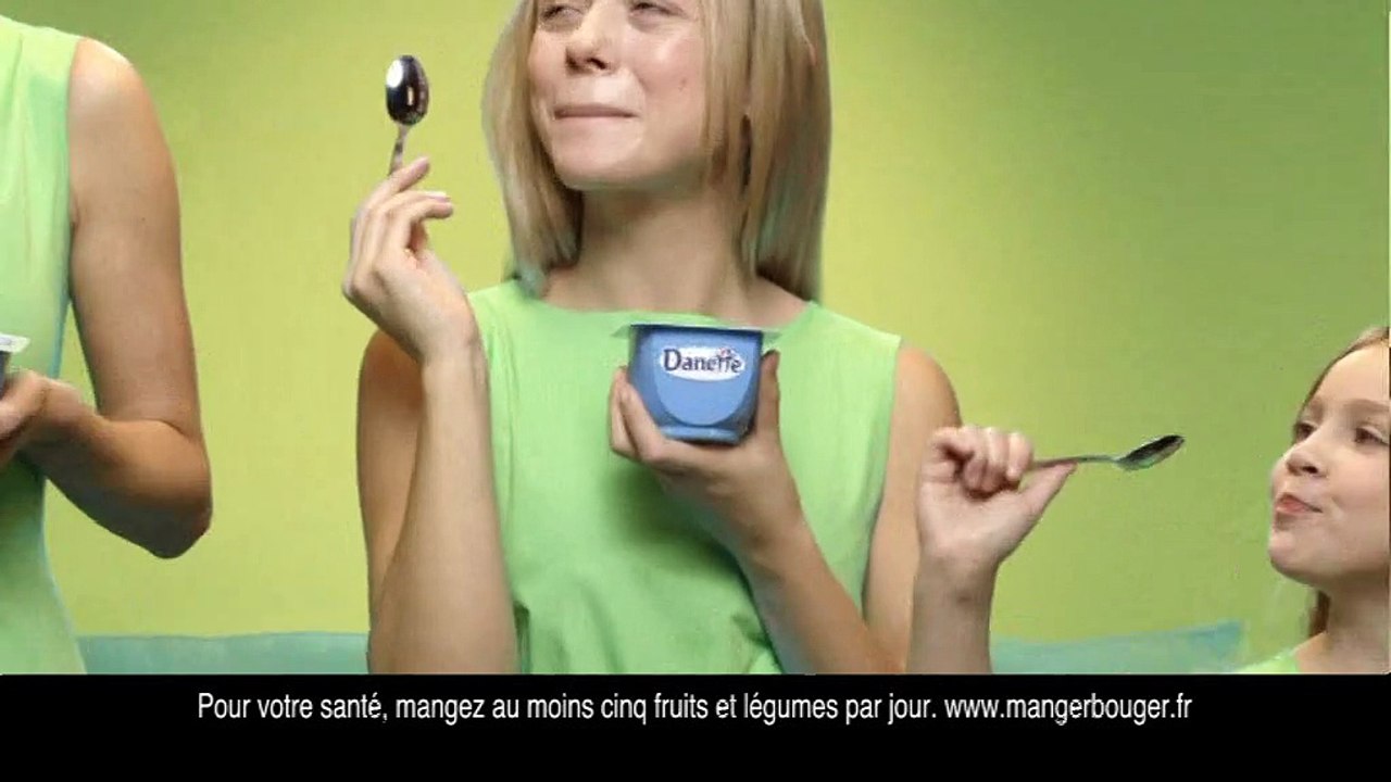 Danette (Danone) - crème dessert, "Le Clip, On est tous Danette" - janvier 2012