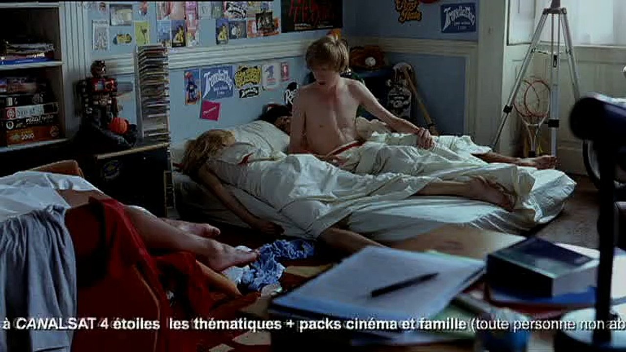 Canalsat - télévision par satellite - octobre 2010 - "Canalsat à la demande et Guide des programmes personnalisé", "Ado, le péplum"