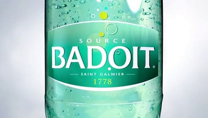 Badoit (Danone Eaux France) - eau pétillante - mai 2010 - "Badoit, buvez de la joie", Badoit vert
