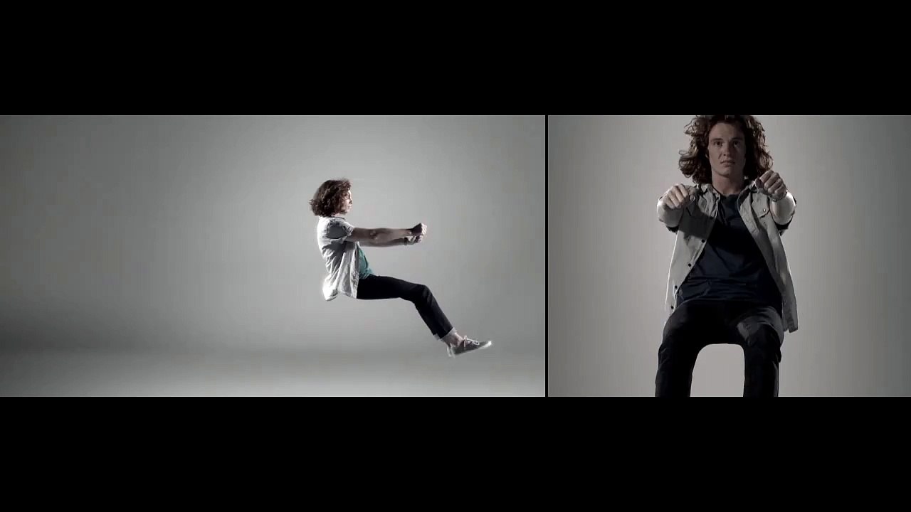 Crédit Agricole - banque et assurance - septembre 2010 - "Assurance auto jeunes conducteurs", "L'art du freinage par Lucas, en split-screen"