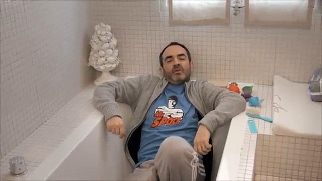 Aubert - produits de puériculture, Le plaisir d'être parents qu'ils disent, avec Bruno Solo - mars 2012 - Episode 4: Couches au maroilles