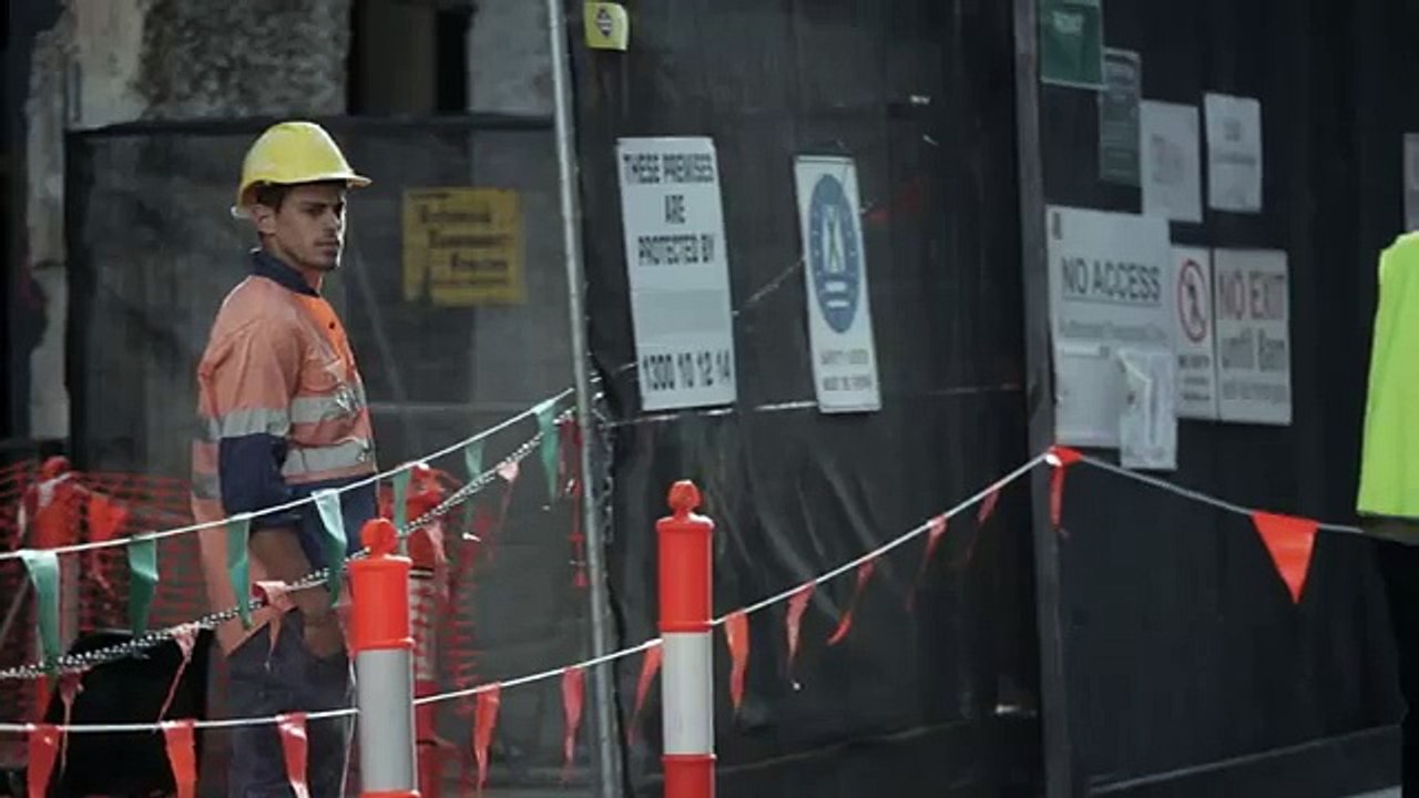 Clemenger BBDO Melbourne pour Snickers (Mars) - barres chocolatées, "Builders" - mars 2014