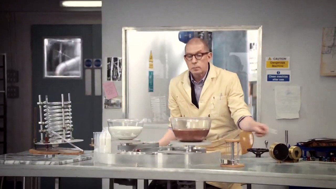 Cadbury - chocolat Cadbury Dairy Milk - avril 2010 - "Chocolate Charmer"