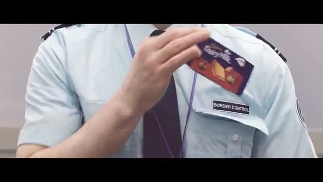 Fallon London pour Cadbury - chocolat Cadbury Dairy Milk Ritz, Passport control - février 2014