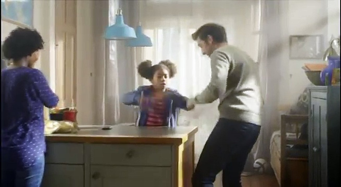 Fallon London pour Cadbury (Mondelez) - oeufs en chocolat Cadbury Dairy Milk Egg'n'Spoon, "Shake" - janvier 2014