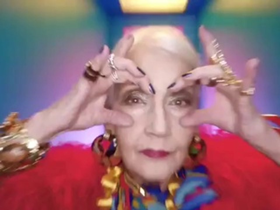 Krys - lunettes personnalisables Like me by Krys, "Les mains" - avril 2013 - 40s