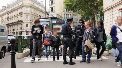 La Redoute - vêtements et accessoires - octobre 2010 - "Police nationale du style", JF rayures, engagez-vous