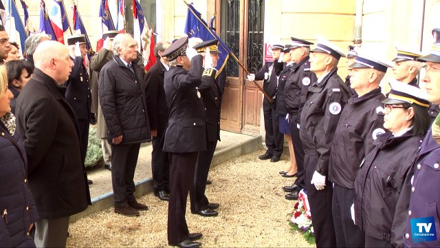 Cérémonie d'hommage ce mardi dans la cour du commissariat de Carcassonne aux policiers assassinés :