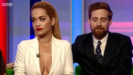 Rita Ora : Son décolleté choque et fait polémique !
